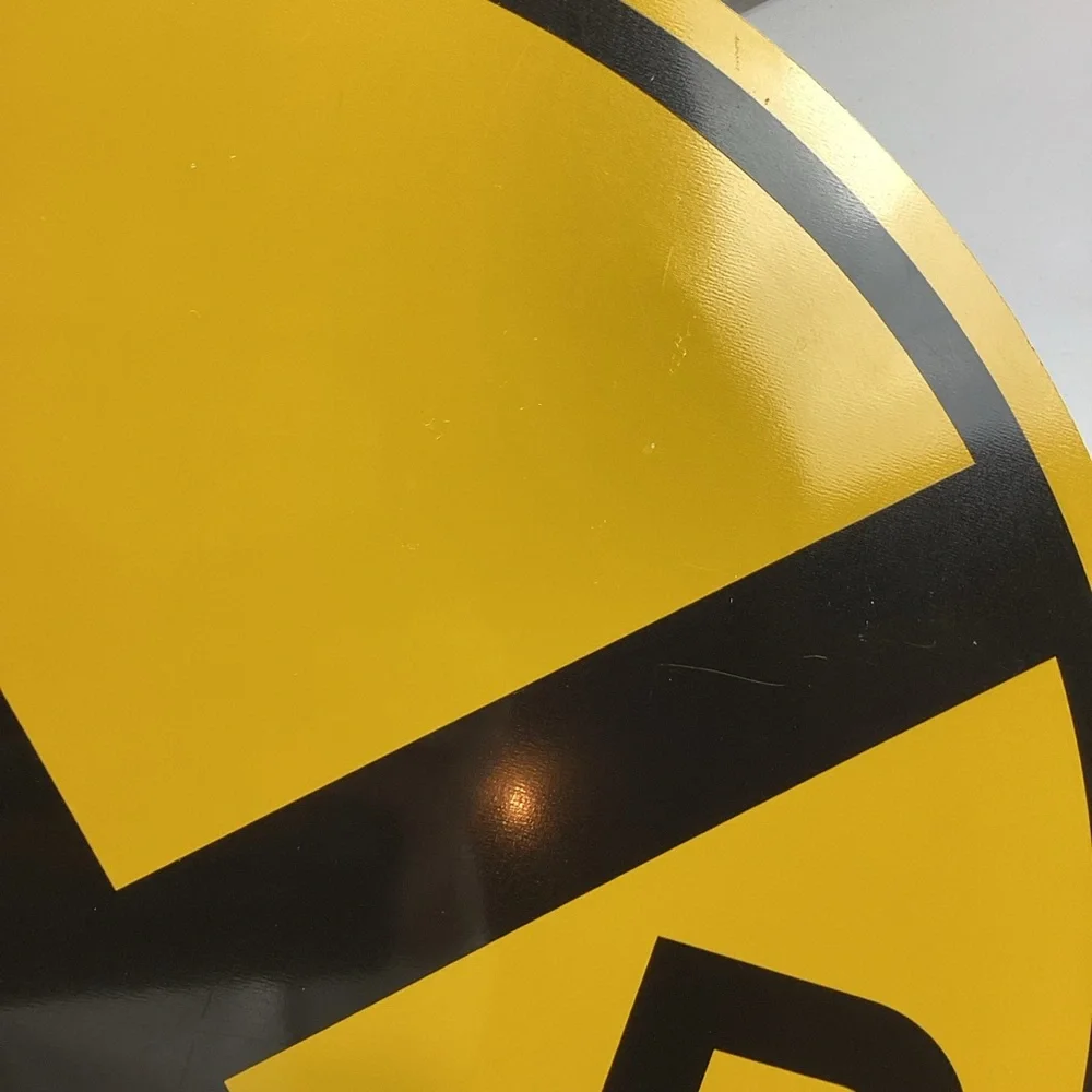 17.5” Round Metal RR Crossing Sign